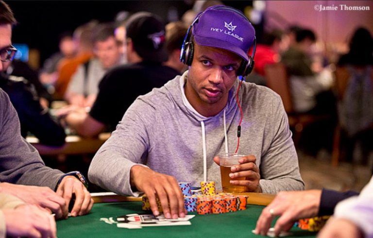 WSOP: Phil Ivey wygrywa 10 bransoletkę