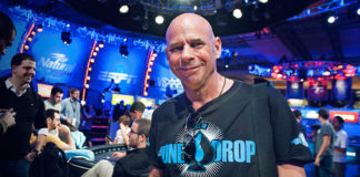 Pokerzysta przegrywa milion dolarów przez bad beat!