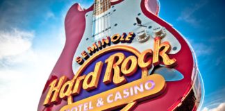 Stół finałowy turnieju z 2,500,000$ overlayem