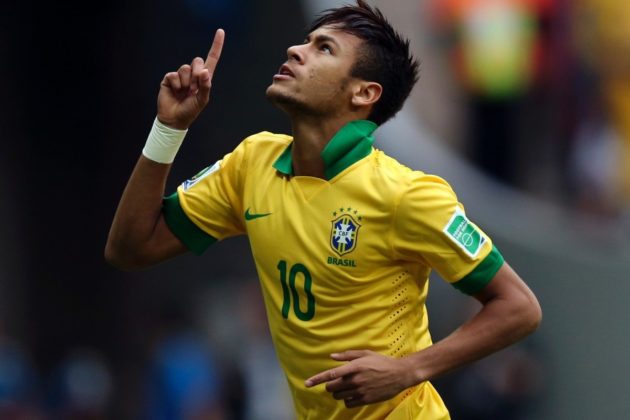 Neymar przygotowuje się do meczu grając w pokera