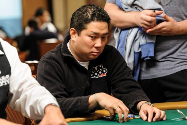 Pokerzysta Bernard Lee w roli Św. Mikołaja