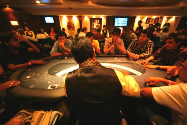 Poker w Indiach legalny, ale policja wie swoje