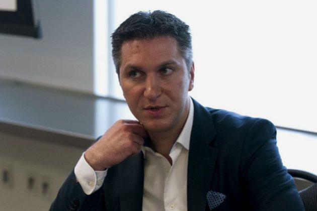 Dyrektor firmy Amaya David Baazov bierze urlop