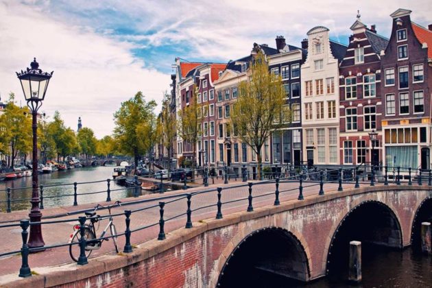 Sąd w Amsterdamie orzeka: „Poker to gra losowa”