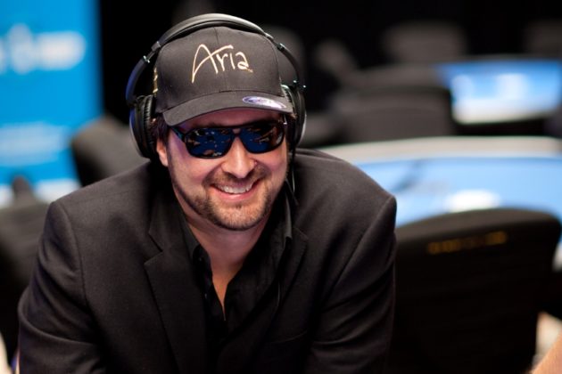 Phil Hellmuth poprowadzi kolejny event pokerowy Tigera Woodsa