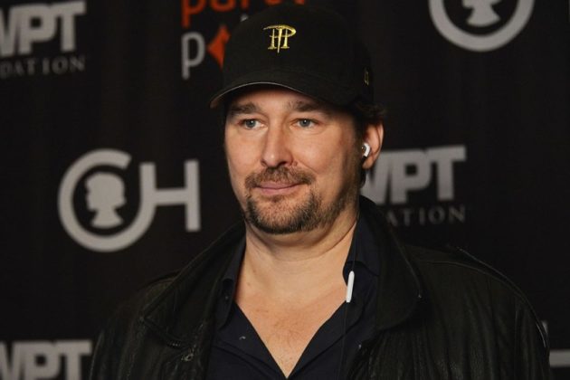 Phil Hellmuth zmiażdżony w grach cashowych