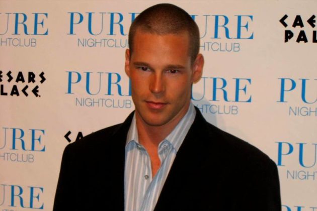 Patrik Antonius podpisuje kontrakt z Noëtics Hood