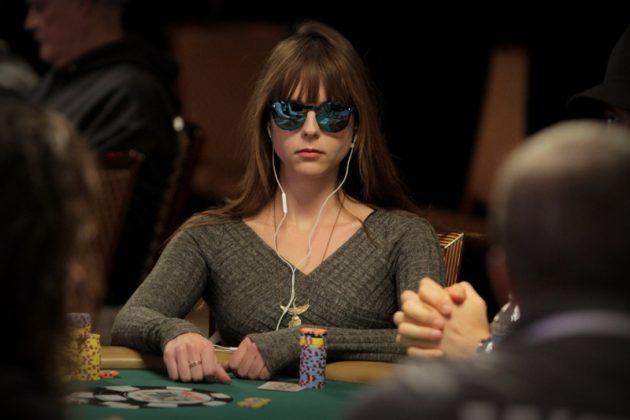 Panie na WSOP: szybka lekcja gry Kelly Winterhalter