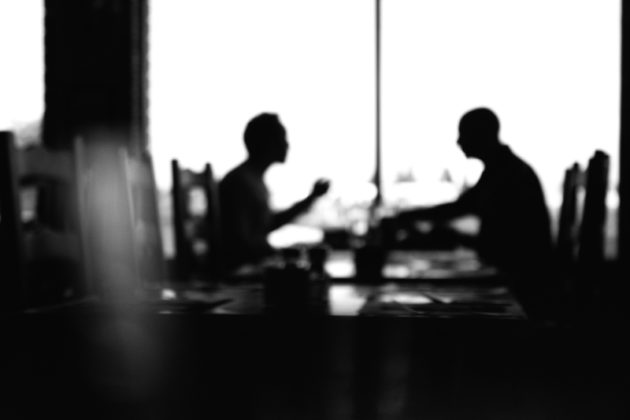 7 powodów ku temu, aby rozmawiać przy pokerowym stole