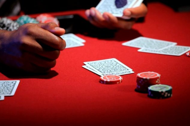 Czy pokerzyści muszą stać się hazardzistami?