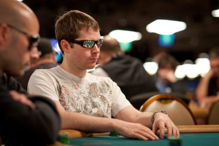 Jonathan Little radzi: „kiedy check-raisować all-in z niczym”