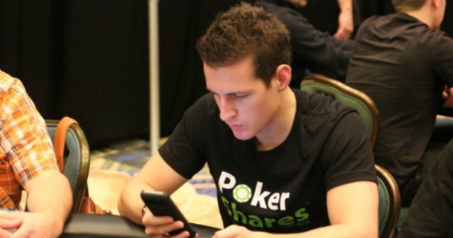 Mike „Timex” McDonald kolejnym streamerem na Twitchu