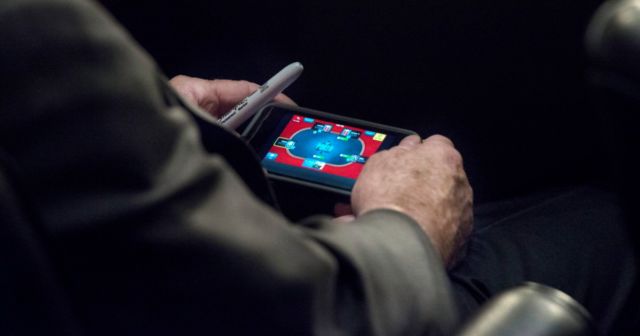 Czy smartfony zrewolucjonizują rynek gier pokerowych?