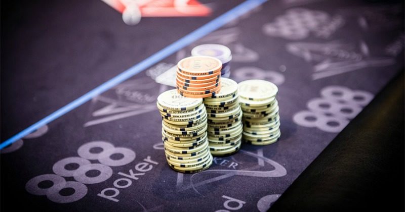 Gracz cashowy w turnieju pokerowym – faza środkowa i bubble