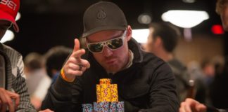 Były uczestnik November Nine zarabia na życie myjąc okna