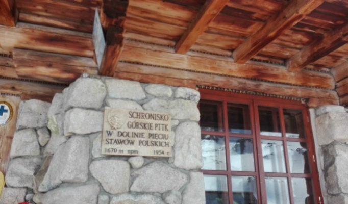 Schronisko w Dolinie Pięciu Stawów Polskich