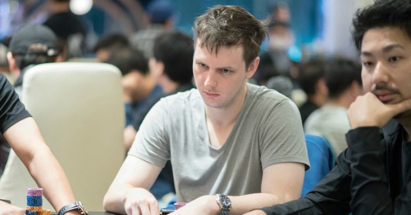 Daniel Demicki cashuje w Korei, Marcin Puczyłowski w Lille