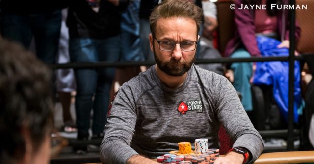 Daniel Negreanu liderem stołu finałowego Poker Players Championship!