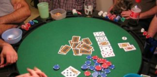 Jak organizować studenckie gry pokerowe? Jak zorganizować studenckie gry pokerowe?
