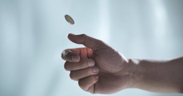 Dlaczego najlepsi pokerzyści podejmują decyzje losowo? Część 2/2