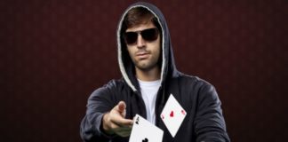 Czy kaptury, słuchawki i okulary pomagają nam w grze?