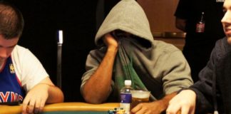 Czym są fałszywe telle przy pokerowym stole i jak je stosować?