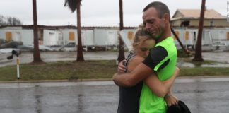 Społeczność pokerzystów pomaga ofiarom huraganu Harvey Huragan Harvey