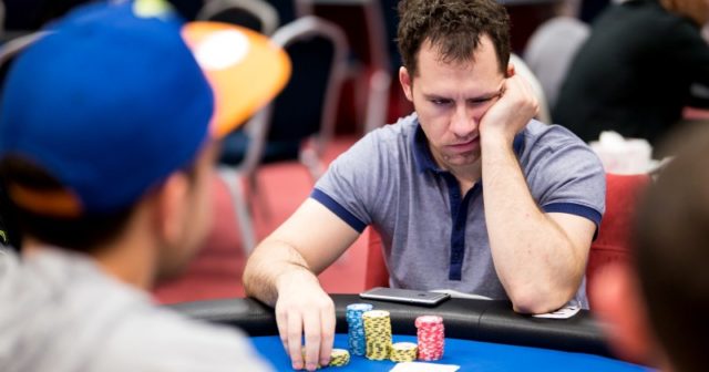 Odważny blef w sporym rozdaniu i równie dobry call – Dan Cates i Matt Berkey