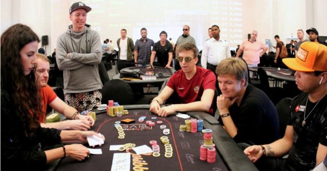 Damian Łomża dziewiąty w Main Evencie Caribbean Poker Party