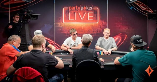 [RELACJA] Damian Łomża pośród 12 finalistów Main Eventu Caribbean Poker Party!