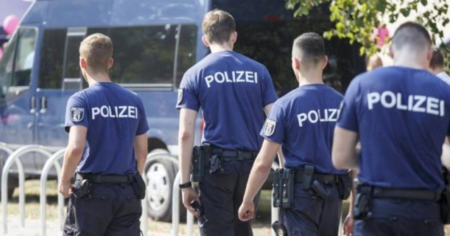 Niemiecka policja bada karty do gry oznaczone radioaktywną substancją
