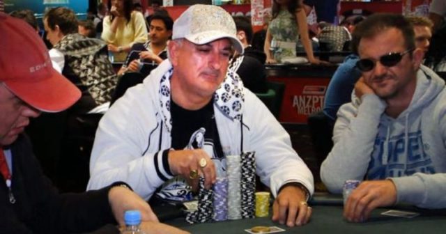 Australijski pokerzysta, Bill Jourdanou, zaatakowany tomahawkiem na ulicy