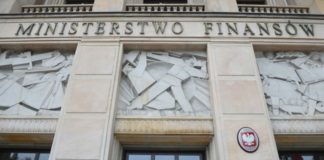 Senator pyta, MF odpowiada: Nie prowadzimy prac w zakresie zmian dot. pokera online Ministerstwo Finansów - kasyno internetowe dopiero za rok