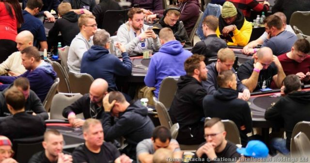 PSC Praga: Dwóch Polaków gra w dniu trzecim National Championship