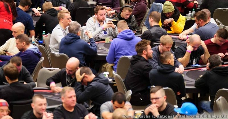 PSC Praga: Dwóch Polaków gra w dniu trzecim National Championship