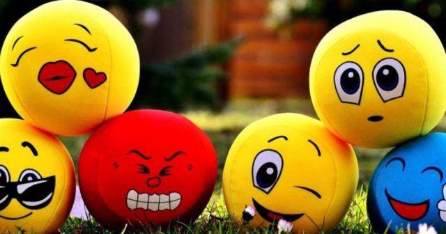 Emocjonalny swing, czyli co czyni nas ludźmi, choć słabszymi pokerzystami