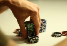 Probe bet – jak grać na turnie, gdy agresor czeka?