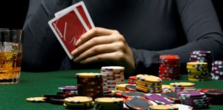 Trzy najczęstsze sytuacje po flopie – jak na nich zarabiać? – Carlos Welch