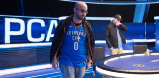 Jonathan Little: Miażdżenie stołu finałowego…