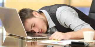 Zmęczenie w czasie gry – niech pierwszy rzuci kamień, kto nigdy nie przysnął