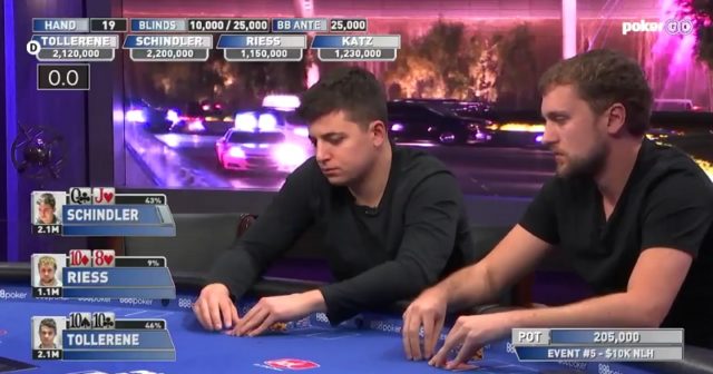 USPO: Pokerzysta odwieziony do szpitala; piękny gest innych graczy
