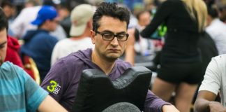 Antonio Esfandiari okradziony! Pokerzysta miał stracić milion dolarów Antonio Esfandiari