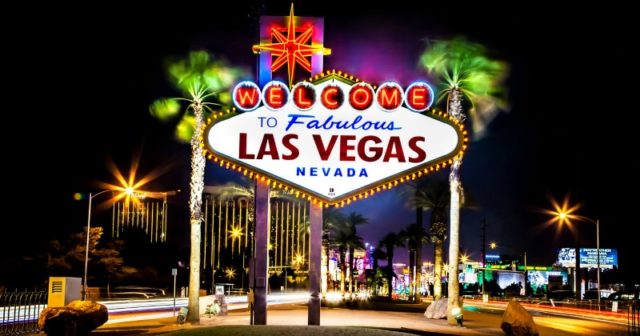 Las Vegas latem to nie tylko WSOP – zobacz, dlaczego warto grać poza RIO