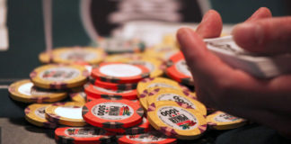 Button/big blind ante: Format, który znacznie usprawnia rozgrywkę (objaśnienie)