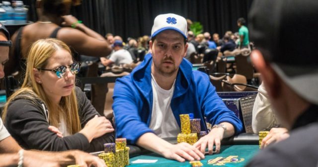 SHRPO Championship: Noah Schwartz liderem, Mercier i Harwood grają dalej