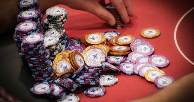 Niespodziewany overbet na riverze – jak odpowiedzieć?
