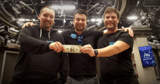 Poker After Dark: Jak kwalifikanci poradzili sobie z profesjonalistami?