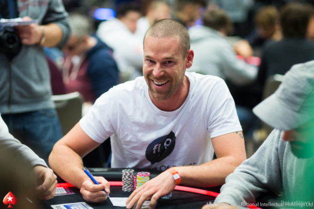Patrik Antonius i starzy mistrzowie WSOP wysoko po dniu 1B Main Eventu