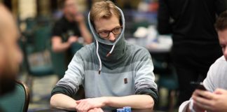Christoph Vogelsang znowu przesadził z zakrywaniem twarzy? Pokerzyści dyskutują o jego zachowaniu na PCA