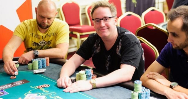 Jaki napiwek od kilkumilionowej wygranej w turnieju pokerowym? Sam Grafton wywołuje dyskusję